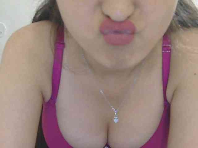 skinnyindiangirl77 webcam