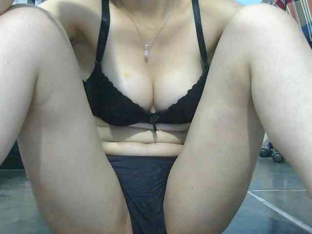 skinnyindiangirl77 webcam
