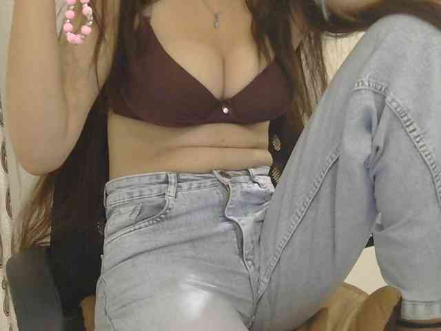 skinnyindiangirl77 webcam