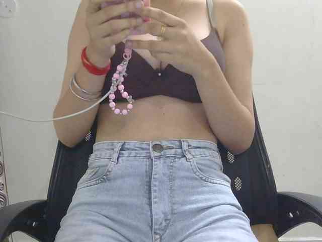 skinnyindiangirl77 webcam