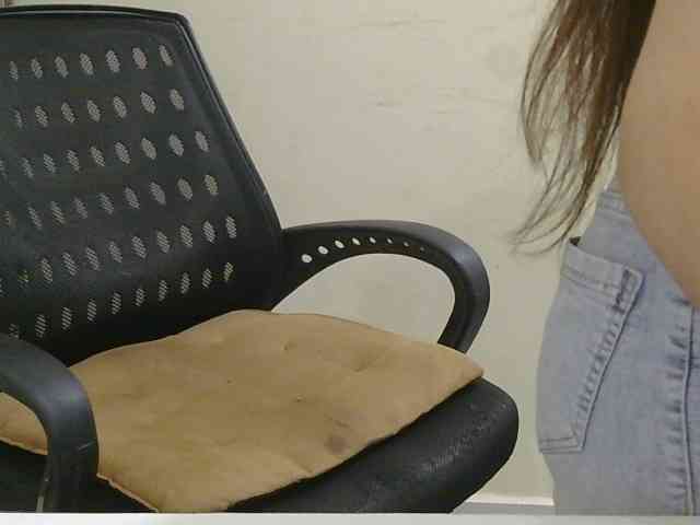 skinnyindiangirl77 webcam
