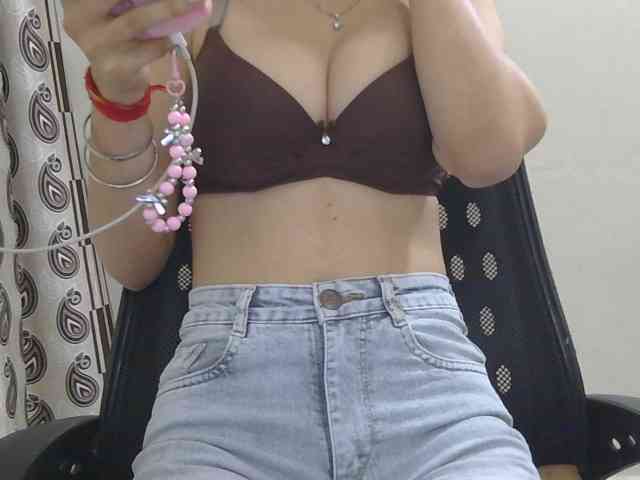 skinnyindiangirl77 webcam