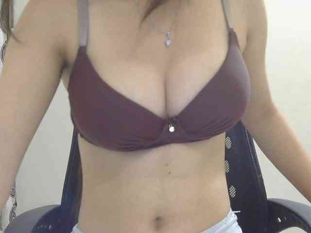skinnyindiangirl77 webcam
