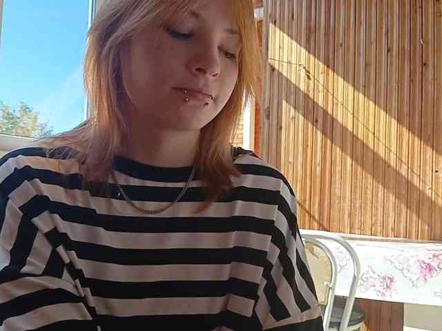 NikkiBlaze webcam