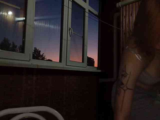 NikkiBlaze webcam