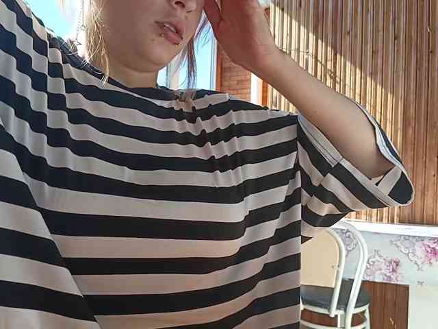 NikkiBlaze webcam