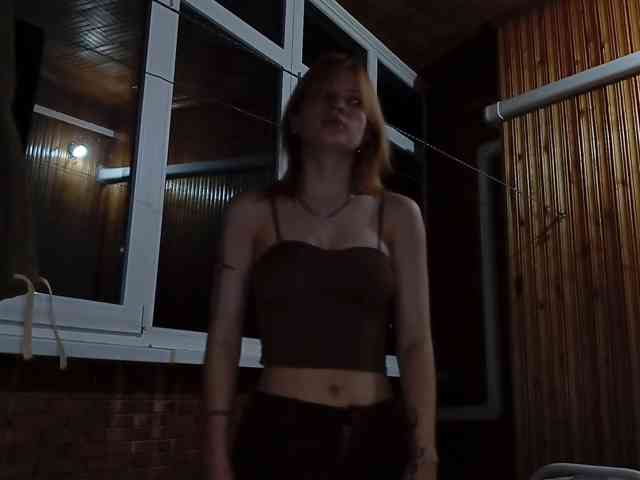 NikkiBlaze webcam