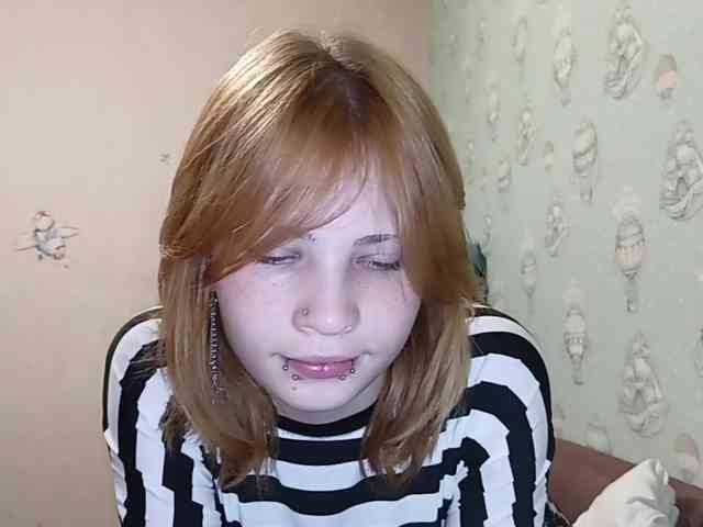 NikkiBlaze webcam