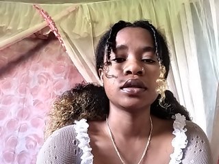 Mayrah07's Live Webcam
