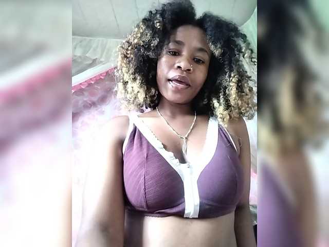 Mayrah07 live cam on BongaCams