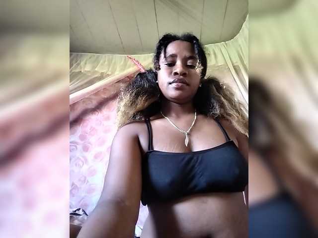 Mayrah07 live cam on BongaCams