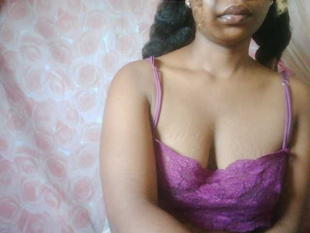 Mayrah07 live cam preview