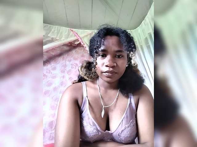 Mayrah07 live cam on BongaCams