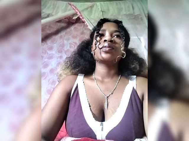 Mayrah07 live cam preview