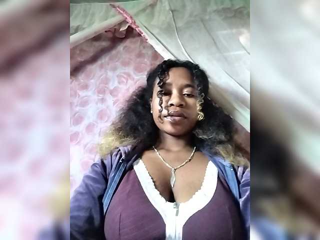 Mayrah07 live cam preview