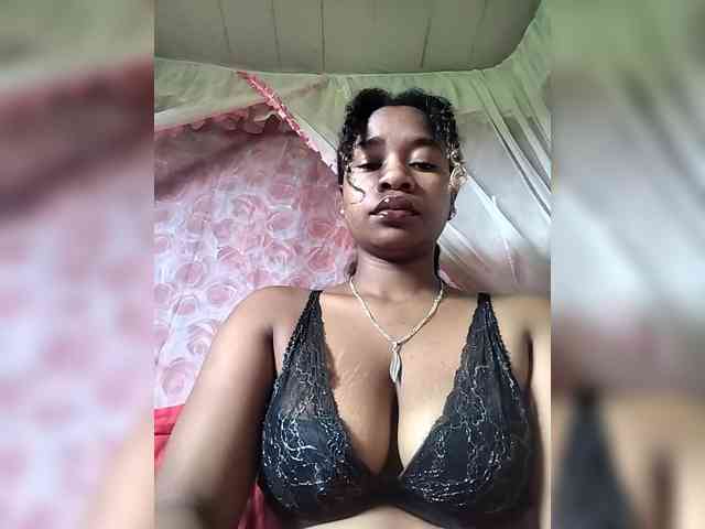 Mayrah07 webcam