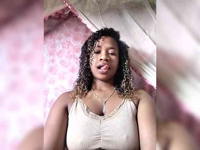 Mayrah07 webcam