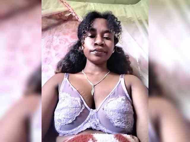 Mayrah07 webcam