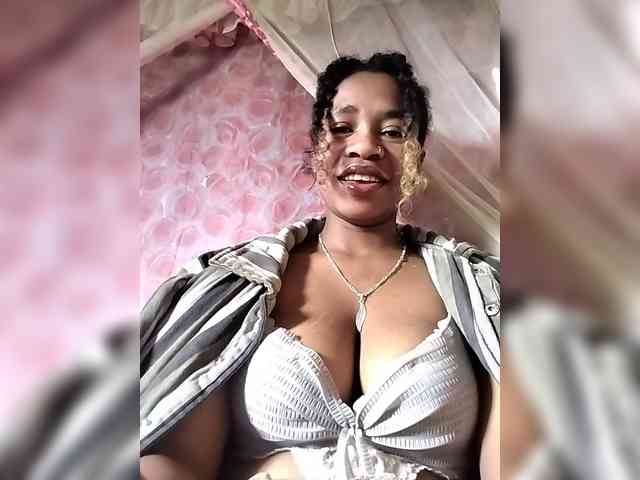Mayrah07 webcam