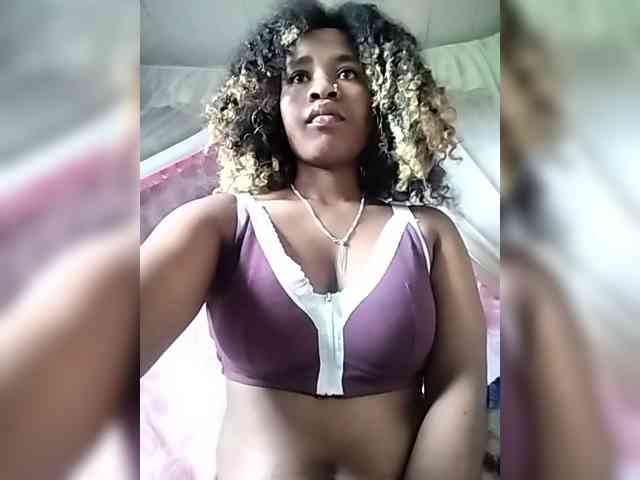 Mayrah07 webcam