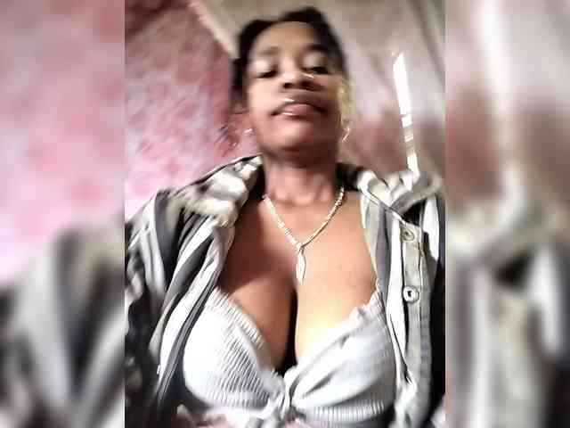 Mayrah07 webcam