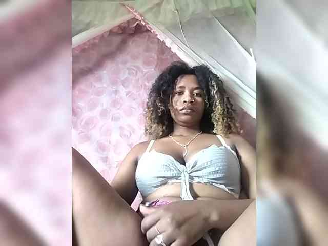 Mayrah07 webcam