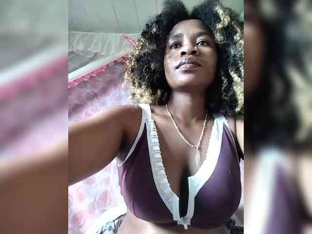 Mayrah07 webcam
