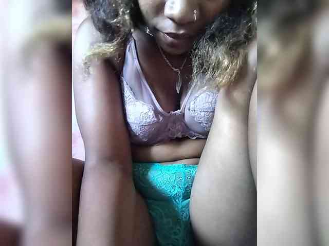 Mayrah07 webcam