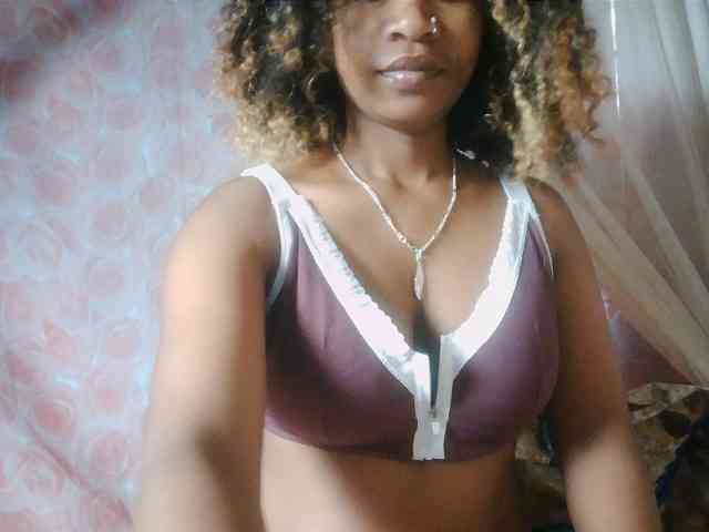 Mayrah07 webcam