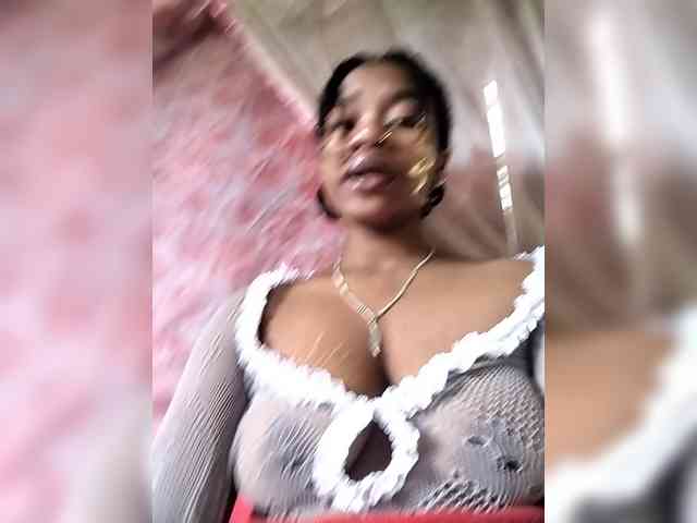 Mayrah07 webcam