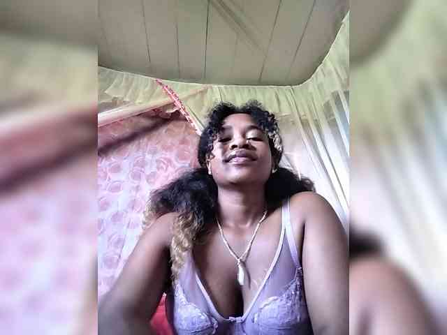 Mayrah07 webcam