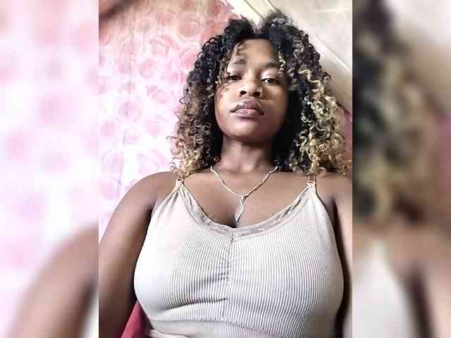 Mayrah07 webcam