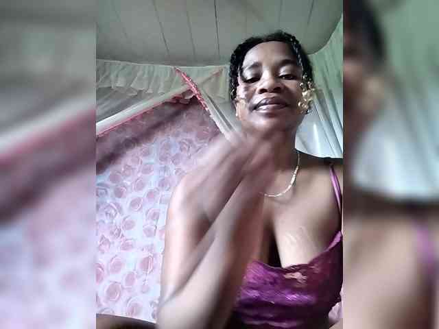 Mayrah07 webcam