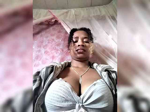 Mayrah07 webcam
