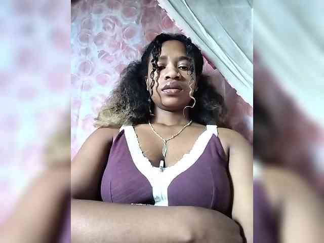 Mayrah07 webcam