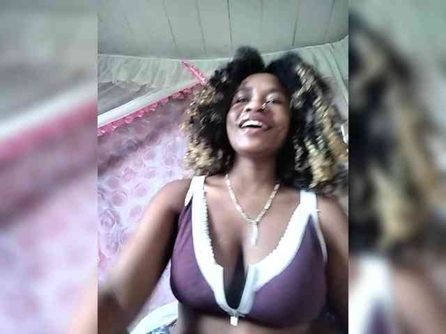 Mayrah07 webcam