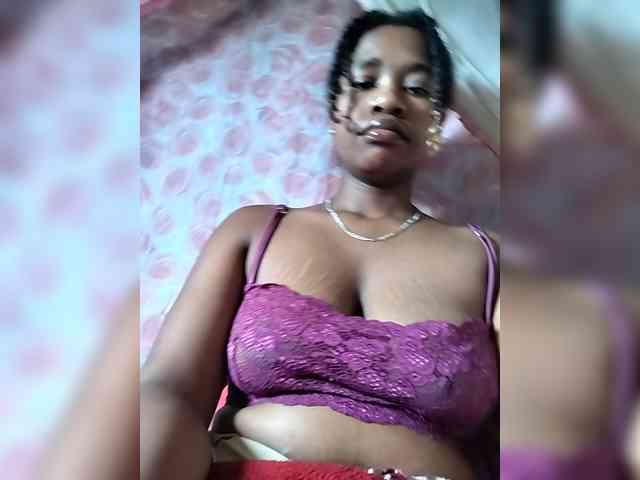 Mayrah07 webcam