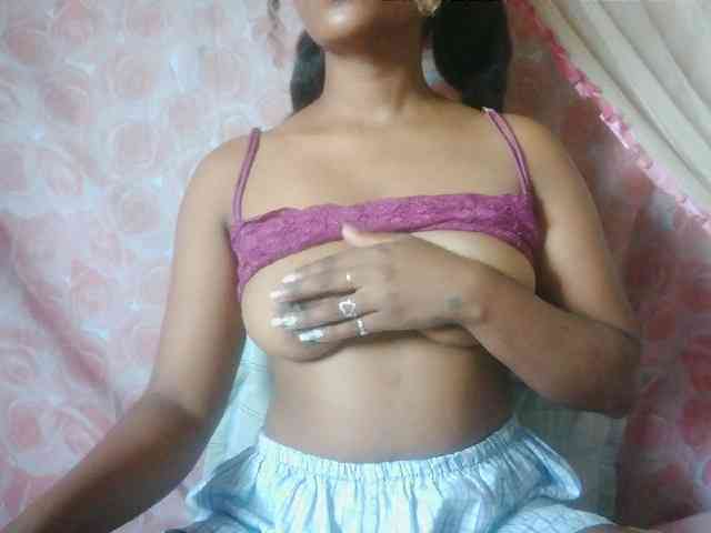 Mayrah07 webcam