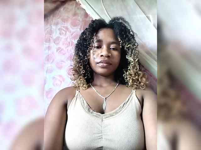Mayrah07 webcam