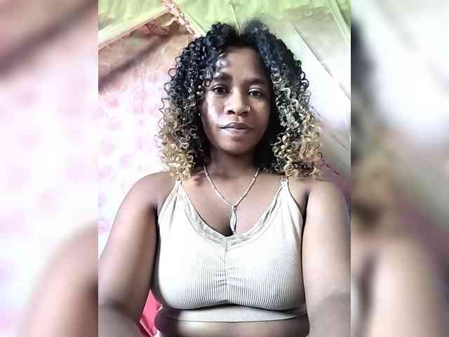 Mayrah07 webcam