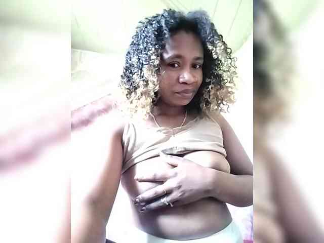 Mayrah07 webcam