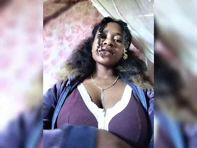 Mayrah07 webcam