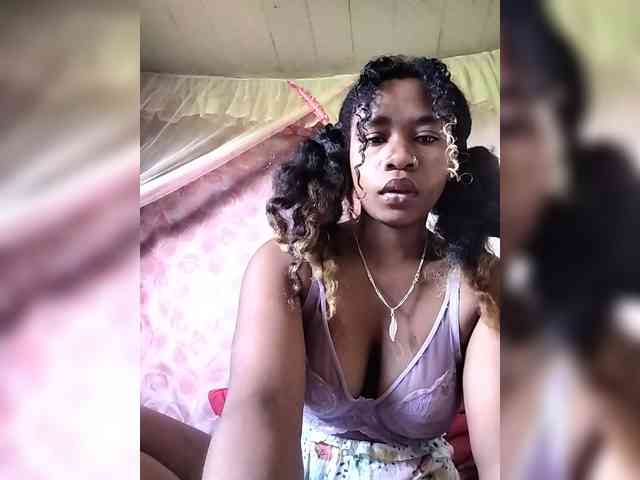 Mayrah07 webcam
