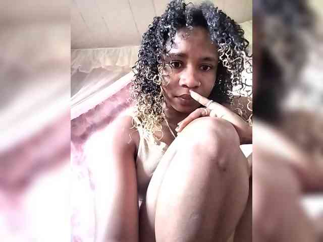 Mayrah07 webcam