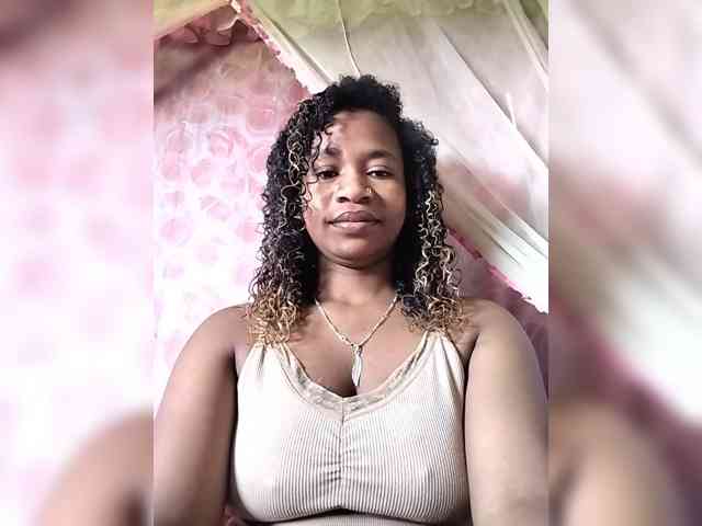 Mayrah07 webcam