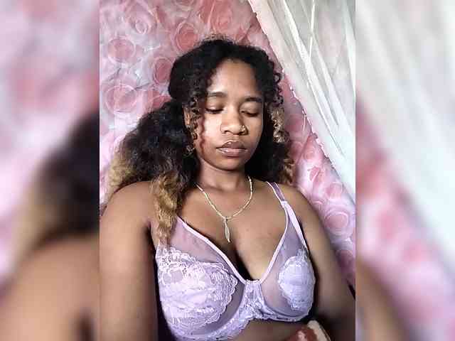 Mayrah07 webcam