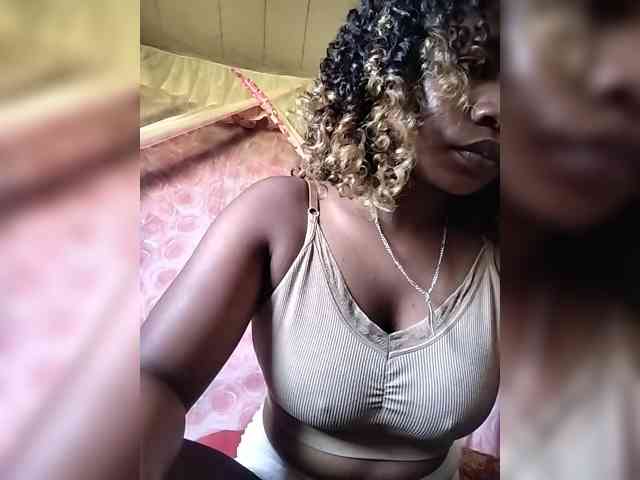 Mayrah07 webcam