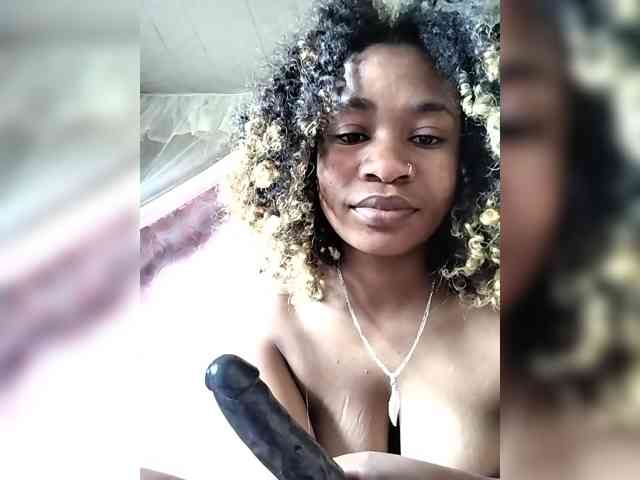Mayrah07 webcam