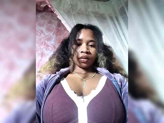 Mayrah07 webcam