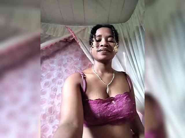 Mayrah07 webcam